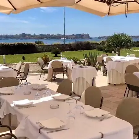 Saraceno Al Faro מלון 4*