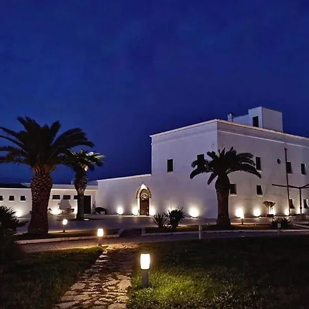מלון Saraceno Al Faro 4*