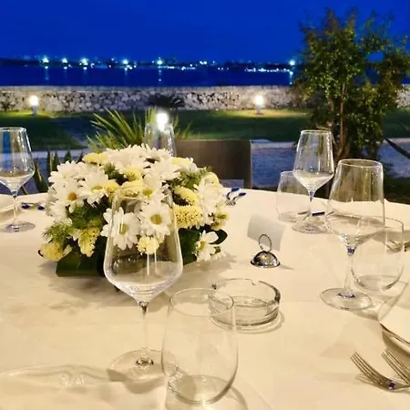 Saraceno Al Faro מלון 4*