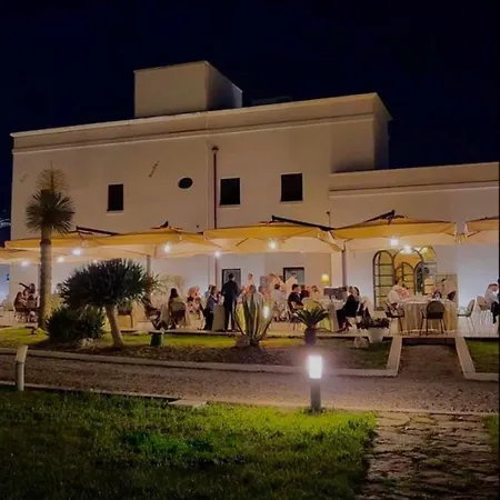 Saraceno Al Faro מלון 4*