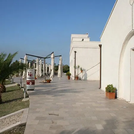 Saraceno Al Faro מלון 4*