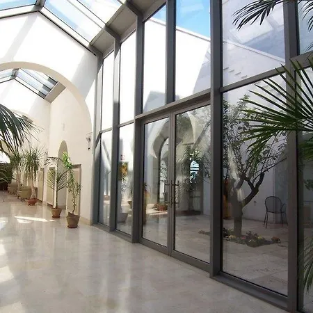 מלון Saraceno Al Faro 4*